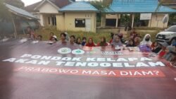 Stop Aktivitas Perusakan Lingkungan!!, Ratusan Mahasiswa Lakukan Aksi di Jembatan Pondok Kelapa