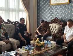 Bupati sambut senator TV